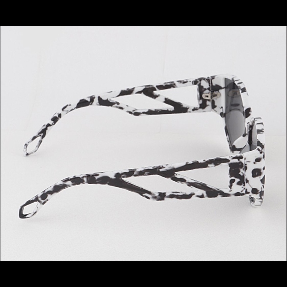 FASHION SUNGLASSES - Picture 3 of 3